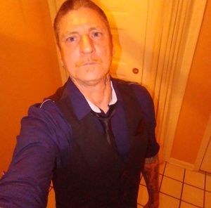 Meet your Posher, Eddie